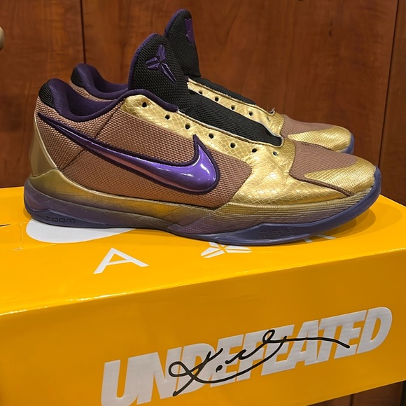 Nike Kobe 5 protro undefeated hall of fame size 9 1/2 - Picture 1 of 12